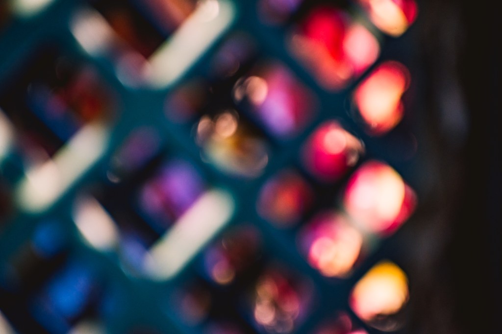 Zyankalitage (3): Farben hinter&nbsp;Gittern